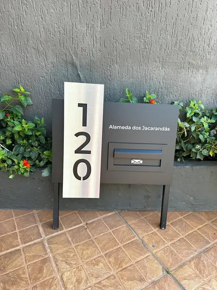 Algarismo Acm + Inox - 60x55 +caixa Correio e Pé para Jardim