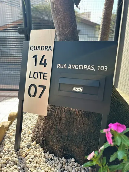 Algarismo Acm + Inox - 60x55 +caixa Correio e Pé para Jardim