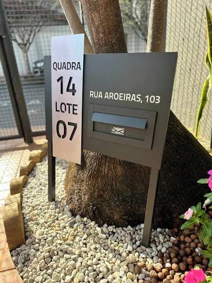 Algarismo Acm + Inox - 60x55 +caixa Correio e Pé para Jardim