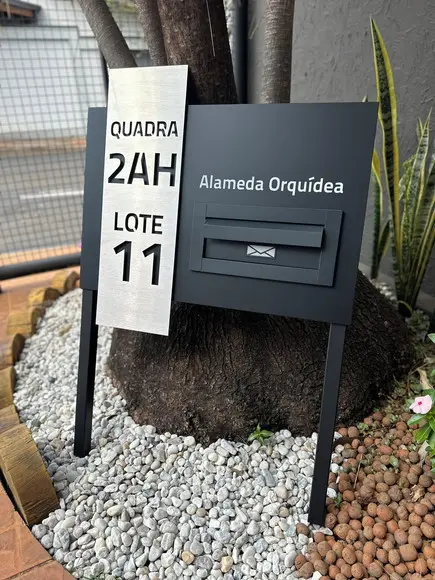 Algarismo Acm + Inox - 60x55 +caixa Correio e Pé para Jardim