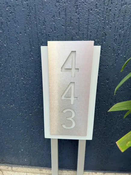 Algarismo Residencial Acm com Inox - 20x40 para Jardim