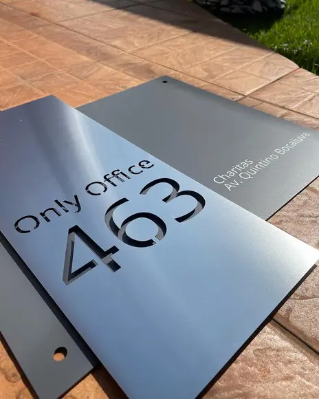 Algarismo Residencial Acm com Inox - 3 Dígitos 60x55