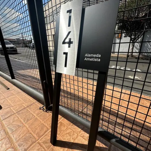 Algarismo Residencial Acm com Inox - 30x33 para Jardim