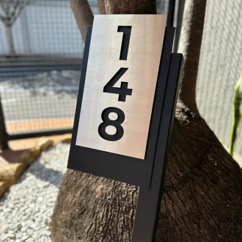 Algarismo Residencial Acm com Inox - 40x22,5 Pé para Jardim
