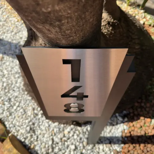Algarismo Residencial Acm com Inox - 40x22,5 Pé para Jardim