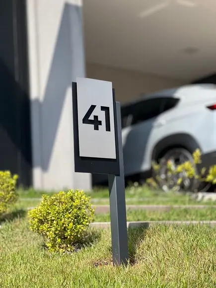 Algarismo Residencial Acm com Inox - 40x22,5 Pé para Jardim