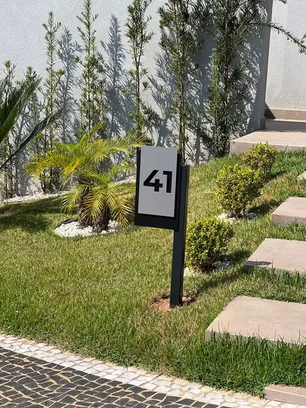 Algarismo Residencial Acm com Inox - 40x22,5 Pé para Jardim