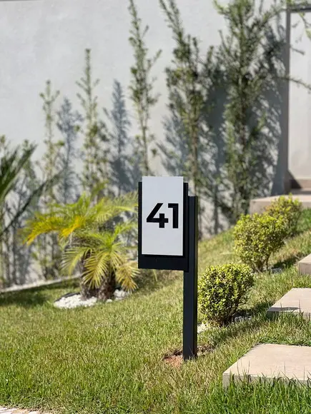 Algarismo Residencial Acm com Inox - 40x22,5 Pé para Jardim