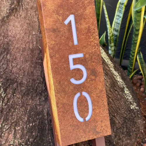 Algarismo Residencial Estruturado com Led para Jardim 15x40