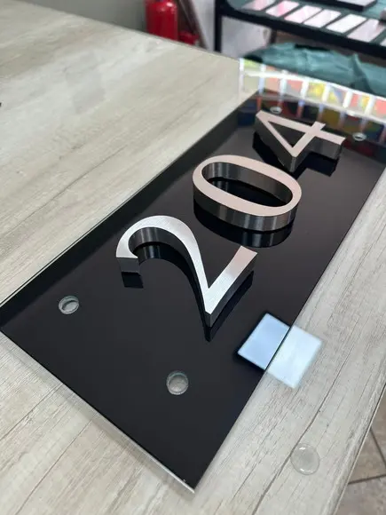 Algarismo Vidro com Inox+kit Prolongadores - 3 Dígitos 50x22