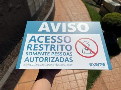 Placa Acesso Restrito Somente Autorizada Modelo Caulim 30x20