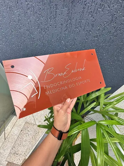 Placa Comércio Acrilico Adesivo Frontal 40x20 Impressão Uv