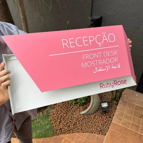 Placa Comércio Modelo Apatita Formato Bandeira 60x30