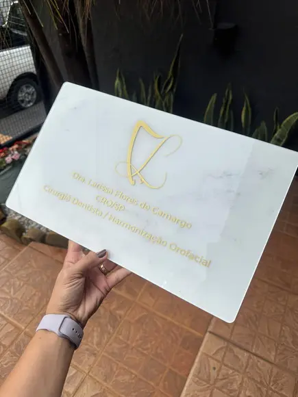 Placa de Comércio Acrílico - Aplicação Adesivo Frontal 40x24