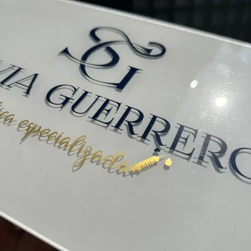 Placa de Comércio Acrílico - Aplicação Adesivo Frontal 40x24