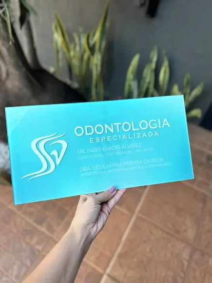 Placa de Comércio Acrílico - Aplicação Adesivo Frontal 40x24