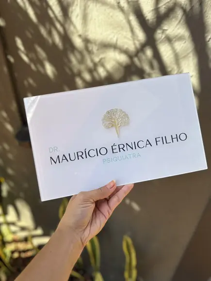 Placa de Comércio com Sobreposição em Acrílico - 30x18cm