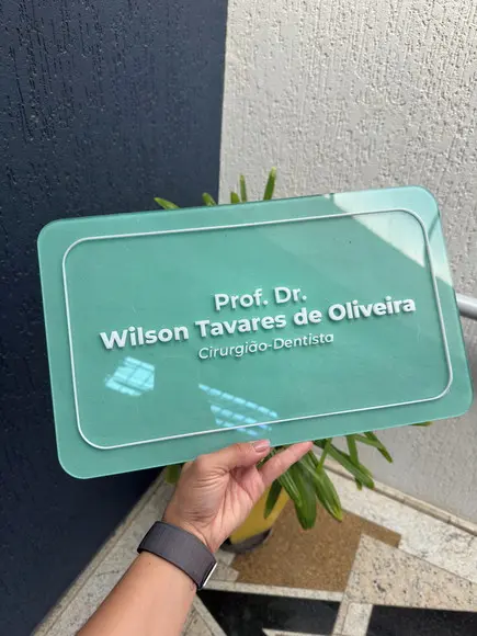 Placa de Comércio com Sobreposição em Acrílico - 40x24