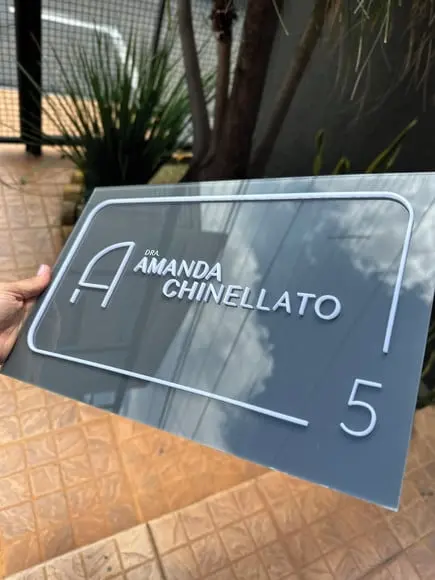 Placa de Comércio com Sobreposição em Acrílico - 40x24