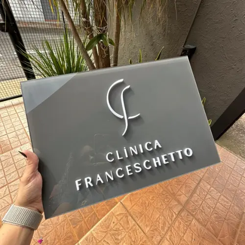 Placa de Comércio com Sobreposição em Acrílico - 42x30