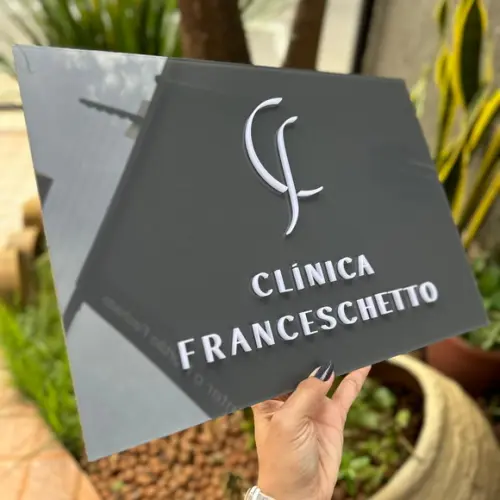 Placa de Comércio com Sobreposição em Acrílico - 42x30
