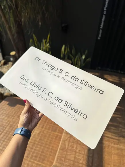 Placa de Comércio em Acrílico - Frente 25x50