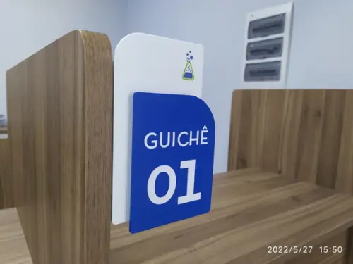 Placa de Identificação de Guiche - Modelo Cristal