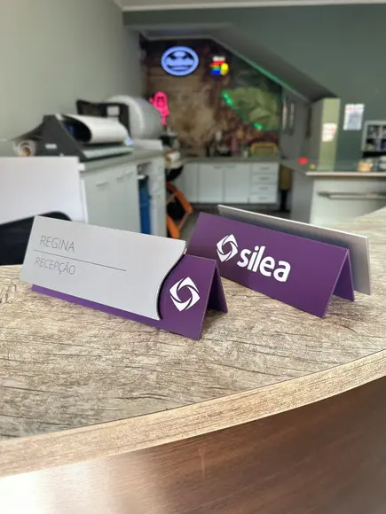 Placa de Identificação de Mesa - Acm com Sobreposição 25x9,5