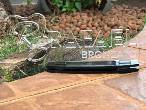 Placa de Identificação de Mesa - Acrílico e Acrílico 26x10