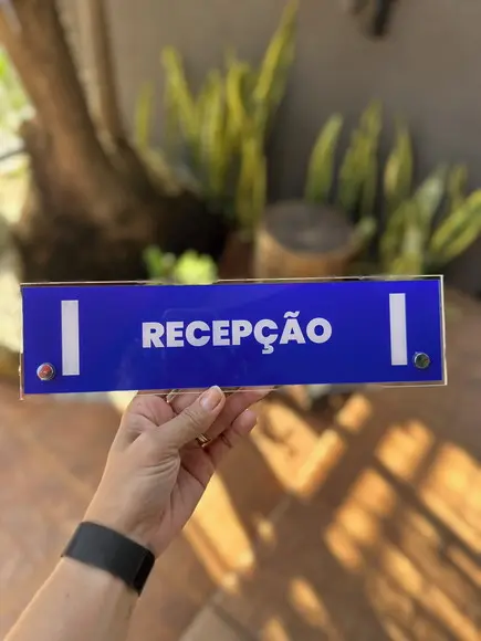 Placa de Identificação de Mesa - Acrílico e Acrílico 30x8
