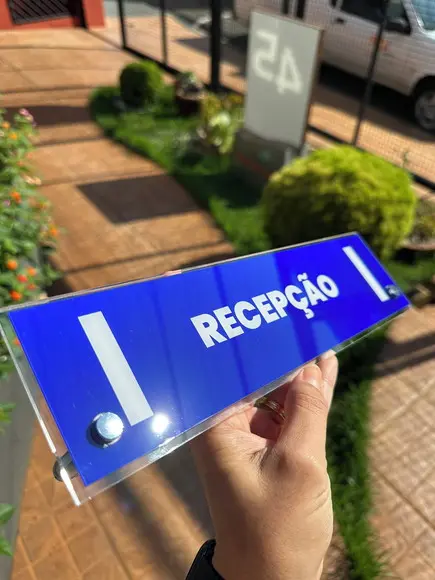 Placa de Identificação de Mesa - Acrílico e Acrílico 30x8