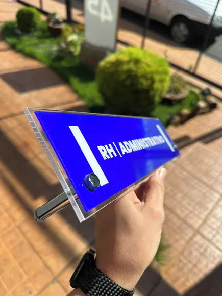 Placa de Identificação de Mesa - Acrílico e Acrílico 30x8