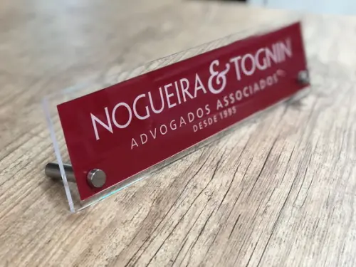 Placa de Identificação de Mesa - Acrílico e Acrílico 30x8