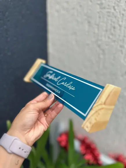Placa de Identificação de Mesa - mdf e Acrílico 26x6,5