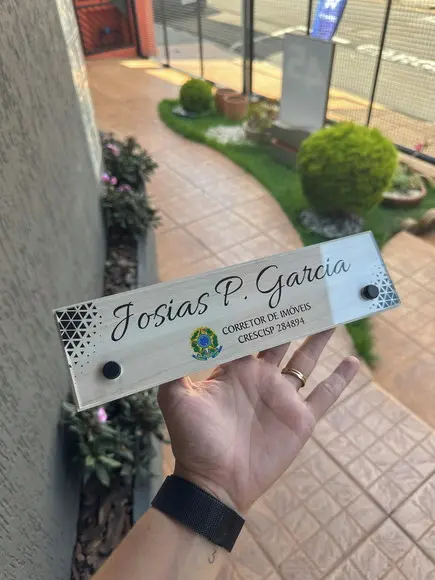 Placa de Identificação de Mesa - mdf e Acrílico 26x6,5