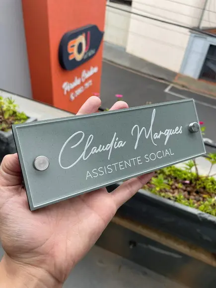 Placa de Identificação de Mesa - mdf e Acrílico 26x6,5