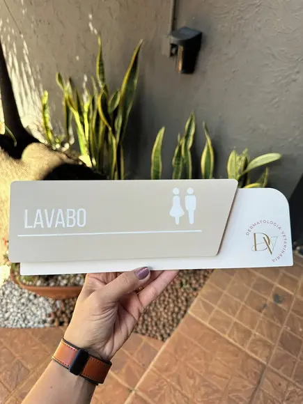 Placa de Identificação de Sala - Atria 32x10,5