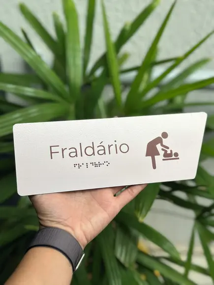 Placa de Identificação de Sala - Caulim 32x10,5 Braille