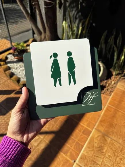 Placa de Identificação de Sala - Modelo Ágata