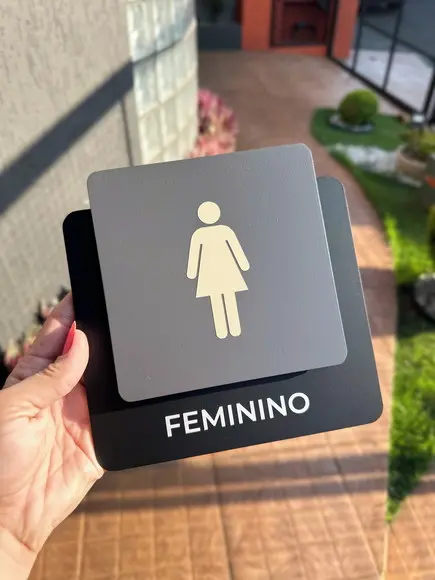 Placa de Identificação de Sala - Modelo Ágata