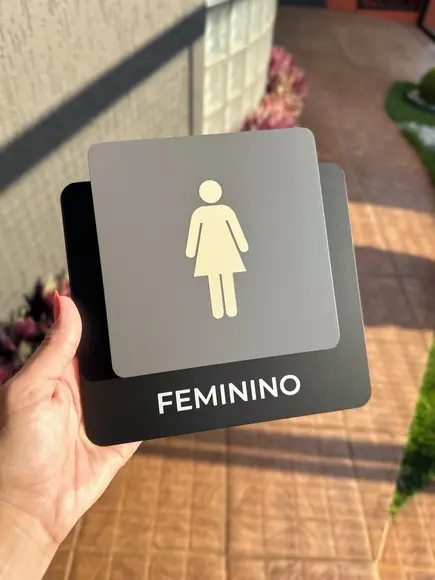 Placa de Identificação de Sala - Modelo Ágata
