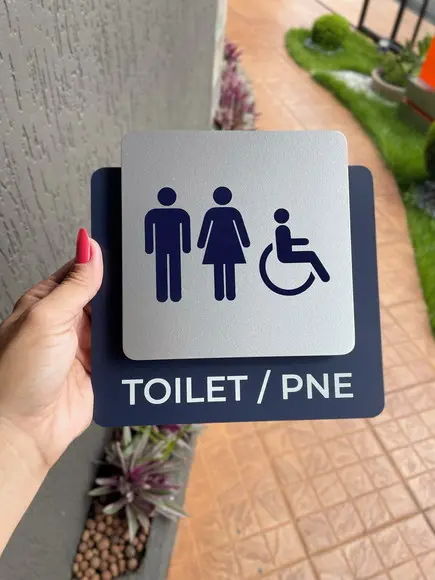 Placa de Identificação de Sala - Modelo Ágata