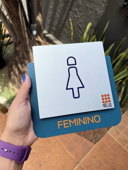 Placa de Identificação de Sala - Modelo Ágata