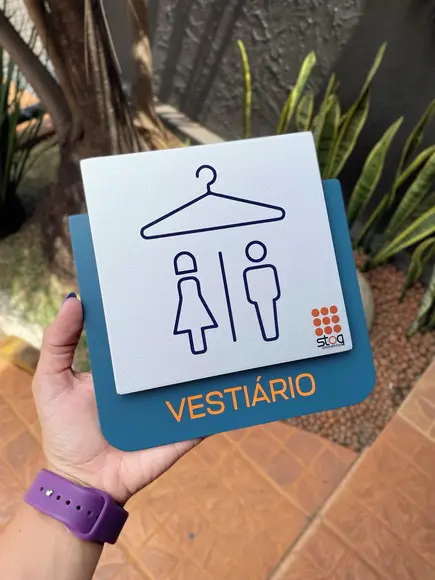 Placa de Identificação de Sala - Modelo Ágata