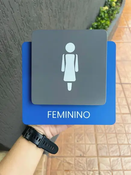Placa de Identificação de Sala - Modelo Ágata