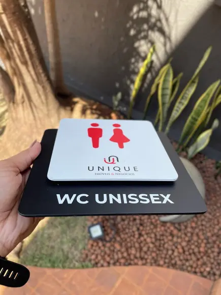 Placa de Identificação de Sala - Modelo Ágata