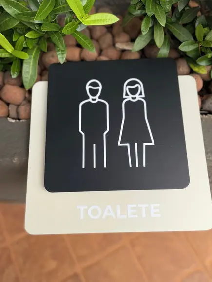 Placa de Identificação de Sala - Modelo Ágata