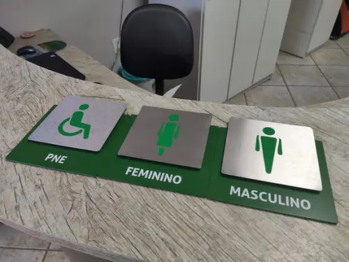 Placa de Identificação de Sala - Modelo Ágata Inox