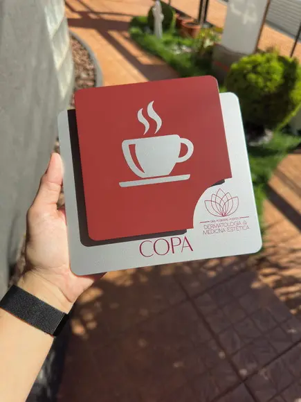 Placa de Identificação de Sala - Modelo Ágata Personalizada