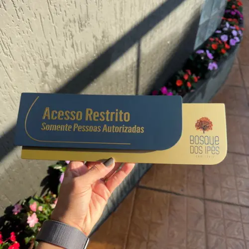 Placa de Identificação de Sala - Modelo Ametista